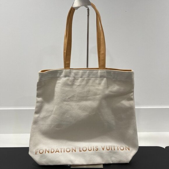 Louis Vuitton Cloth Handbag (143912) - Picture 1 of 7